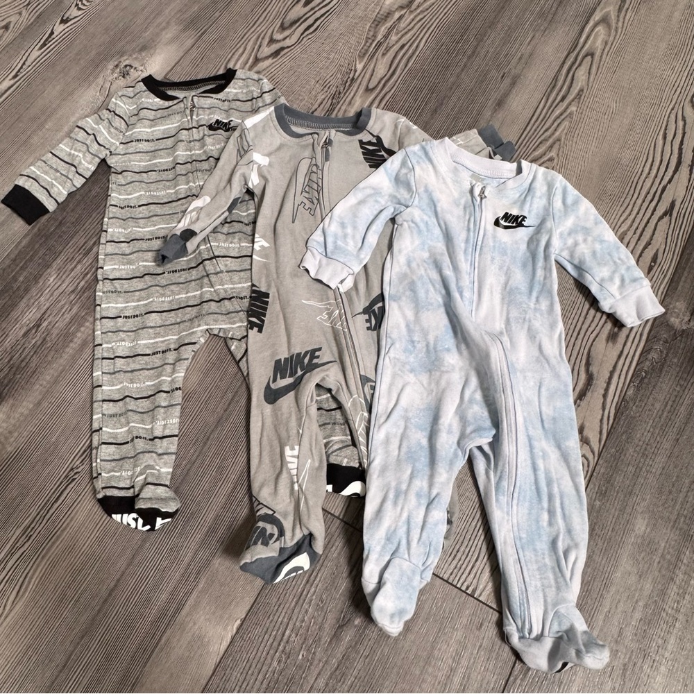 Nike Bundle Onesie Pajamas Sleepers 18 months